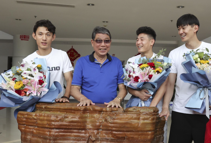 爱游戏game-关于集结日毕尔巴鄂竞技调整名单以备荷甲，官宣签约环节打磨，管理层满意，训练强度明显提升的信息-爱游戏game